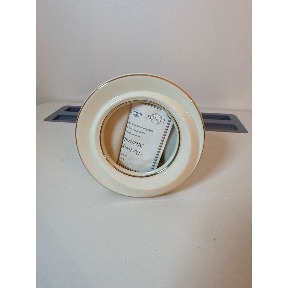 Lenox Picture Frame Unisex Small Ivory Fine China Gold Trim Round Circular